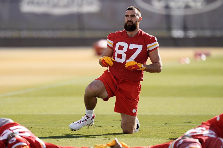 What Is Travis Kelce'S Net Worth