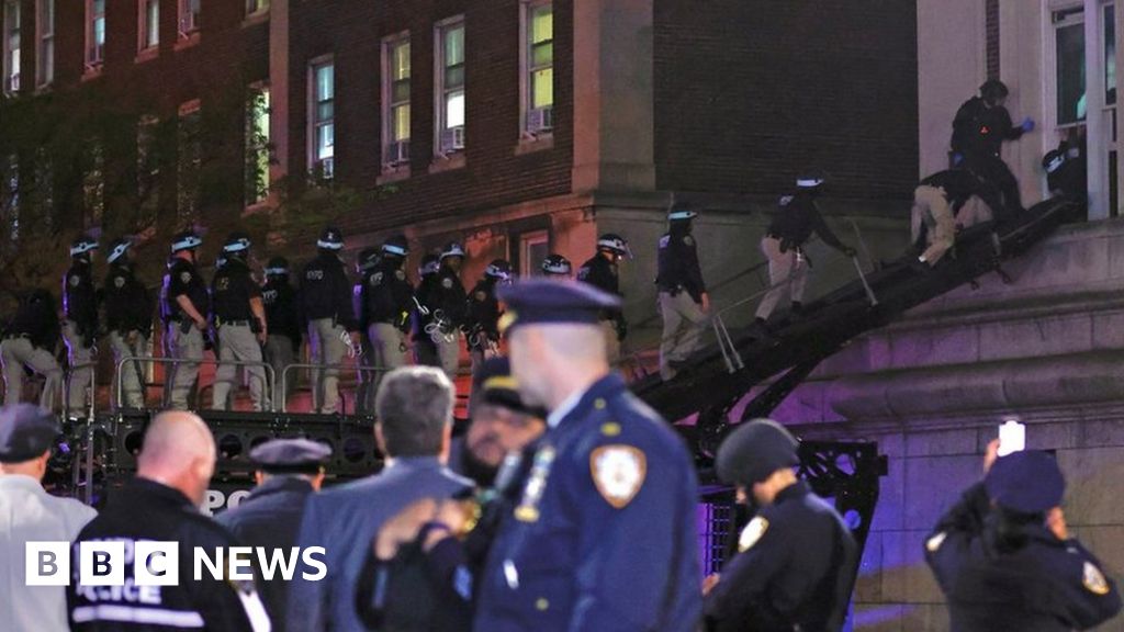 New York City Police Enter Columbia University Building Where Gaza ...