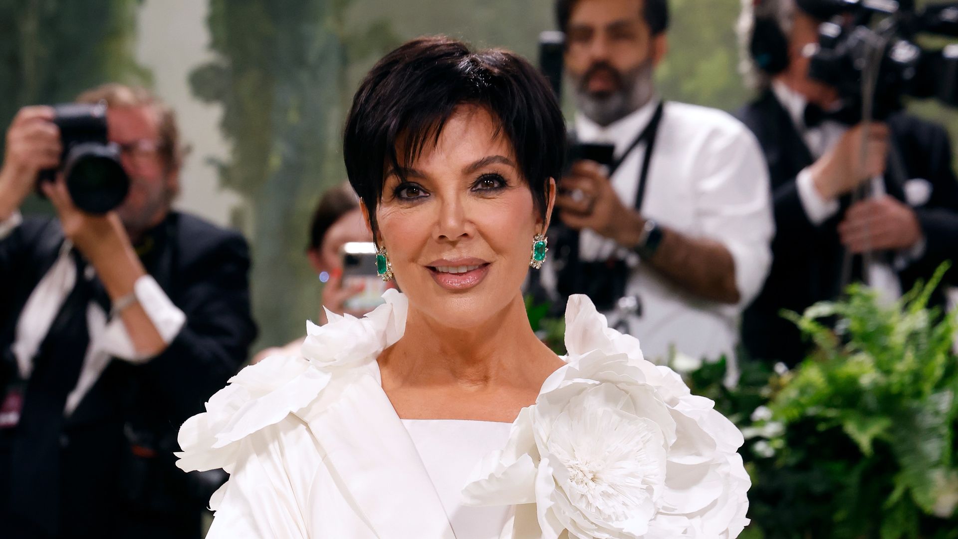 Kris Jenner 'Very Emotional' During Hysterectomy Following Tumor Discovery