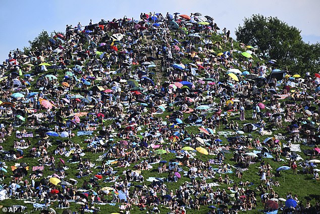 Taylor acknowledged the fans gathered on the Olympiaberg hill outside the stadium to catch her show, shown on Sunday