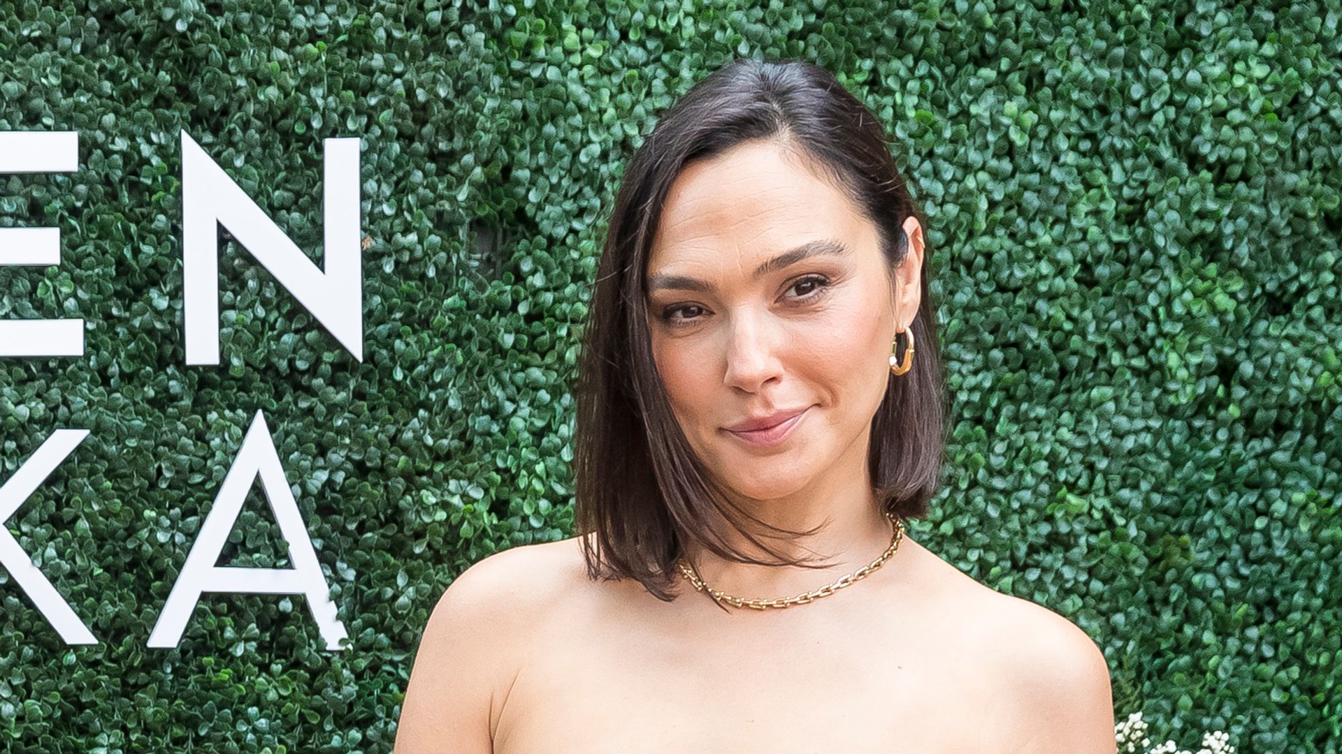 Gal Gadot Shares Swimsuit Photo with Rarely-Seen Daughters on Family Vacation