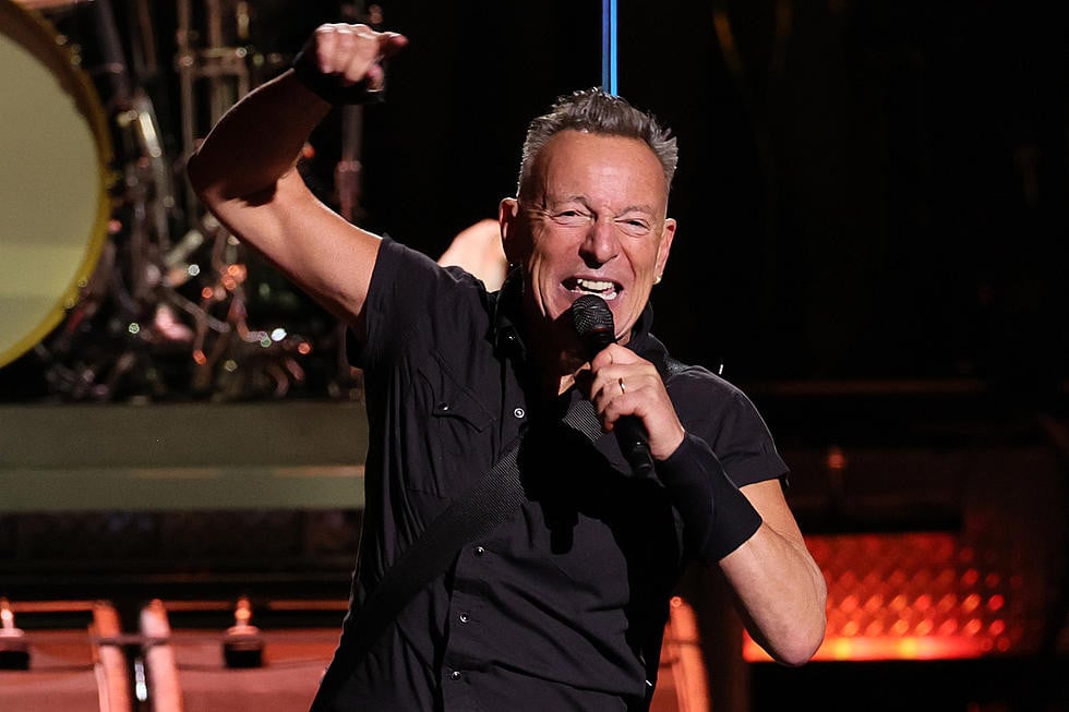 Bruce Springsteen Becomes a Billionaire