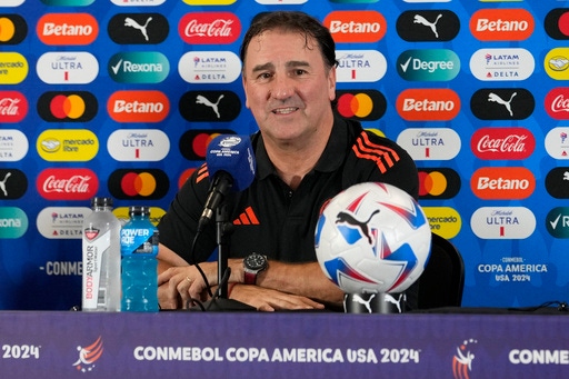 Colombia Coach Lorenzo Criticizes Long Copa America Final Halftime for Shakira