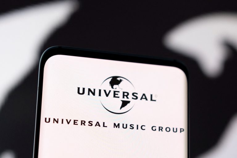 Universal Music shares plunge 30% due to disappointing streaming growth