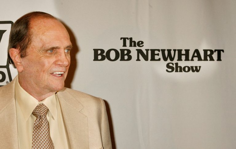 Bob Newhart, Iconic Sitcom Star and Deadpan Comic, Dies at 94