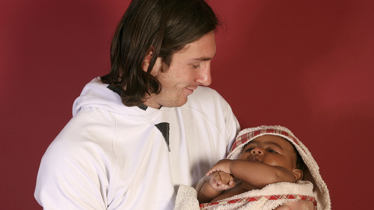 Photos of Young Lionel Messi and Baby Lamine Yamal Resurface After 16 Years