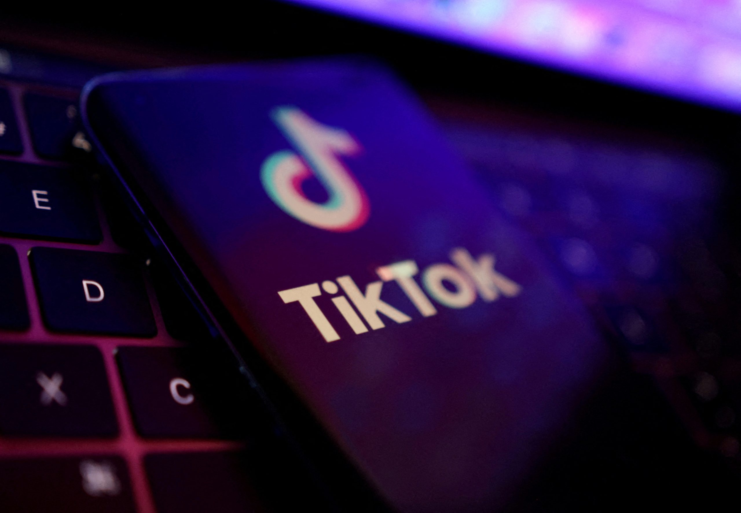 House Committee Approves Support for TikTok Ban Defense