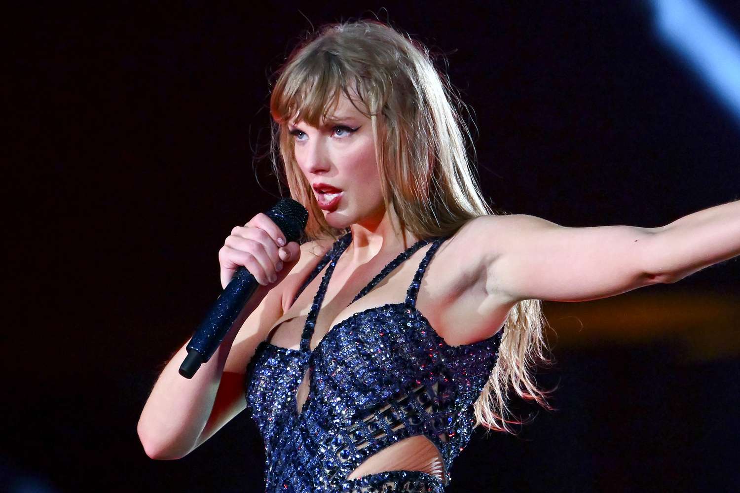 Taylor Swift Marks 113th Eras Tour Show With Acoustic Performance