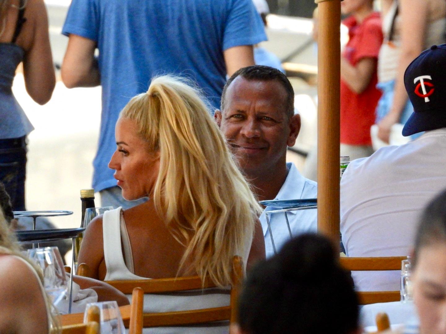 alex rodriguez girlfriend jackie holiday pics