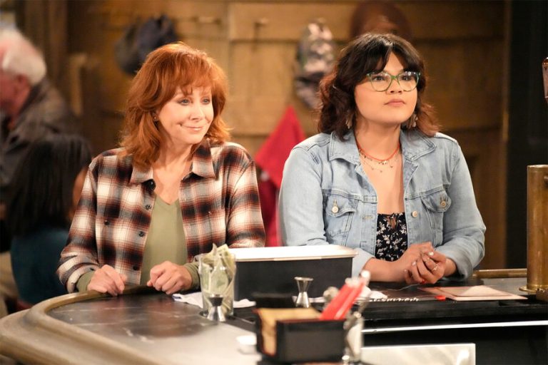 Reba McEntire's New Sitcom Premiere Date Revealed