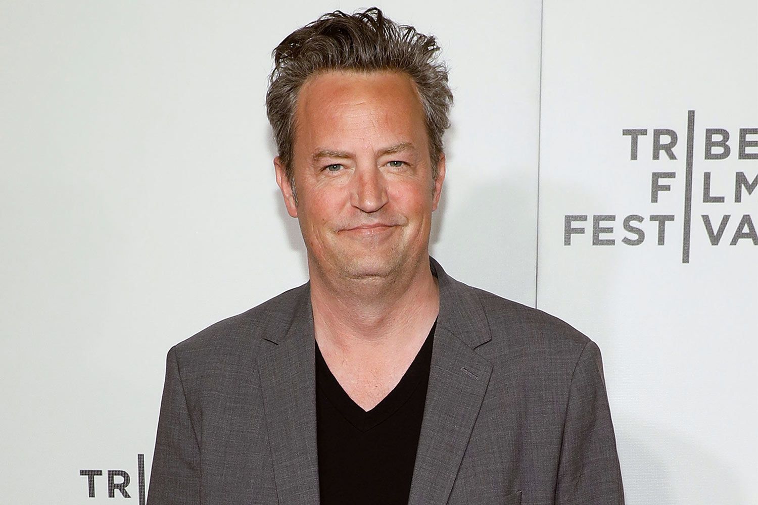 Lisa Kudrow Didn’t Watch 'Friends' Until Matthew Perry Passed Away