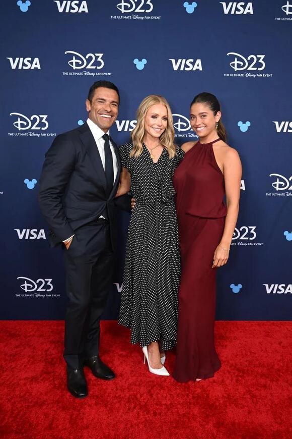 Kelly Ripa at Disney Legends Ceremony