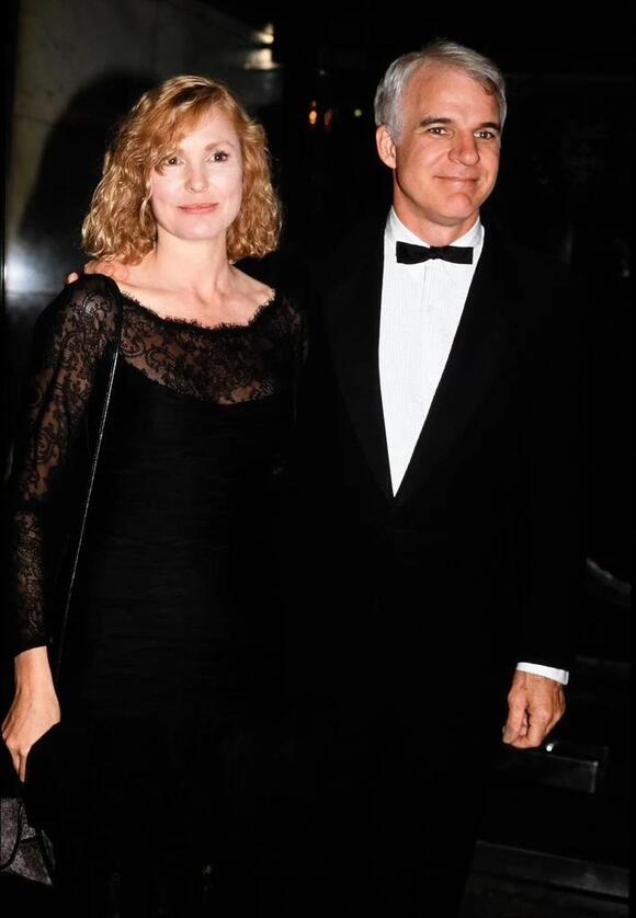 Victoria Tennant and Steve Martin divorced in 1994