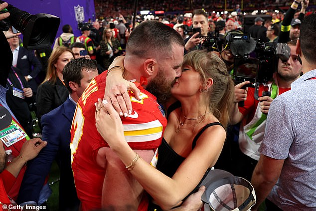 She added that Kelce's pop superstar girlfriend, Taylor Swift, even stopped by the set one day