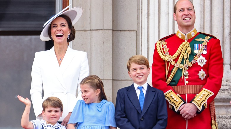 Kate Middleton, Prince William, Prince George, Princess Charlotte smiling, Prince Louis waving