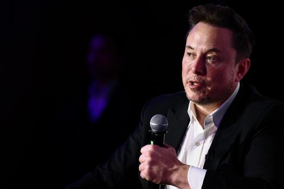 Elon Musk contrasts Brazil's decision with China's silence on X