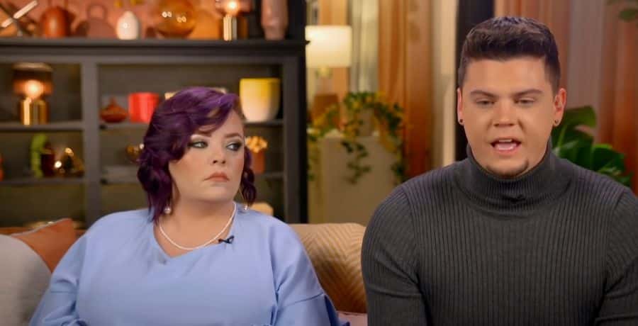 Tyler Baltierra and Catelynn Lowell talking to Dr. Drew