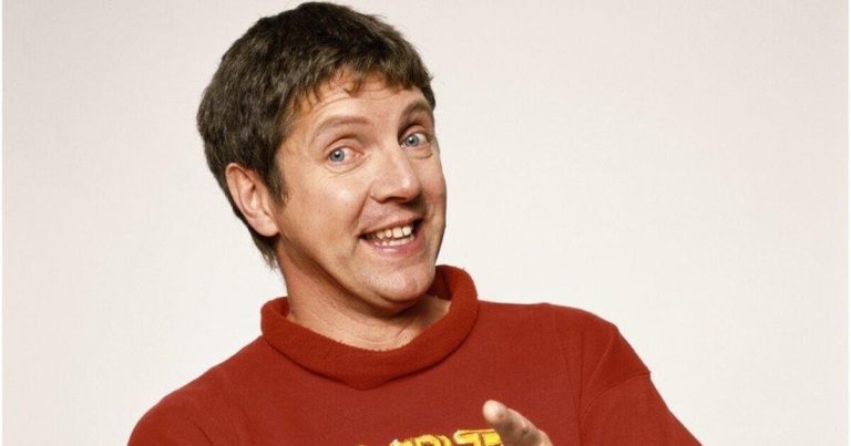 Art Attack host Neil Buchanan looks completely different years later