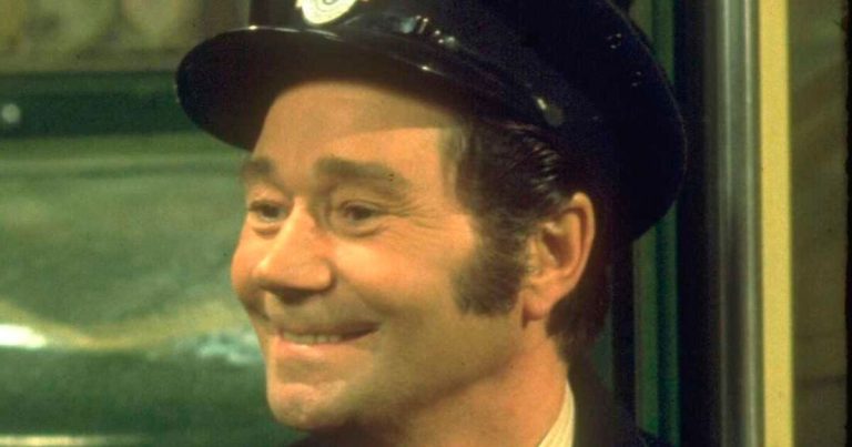 Inside the Devon nursing home where On The Buses star Reg Varney spent his final days