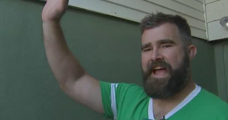 Jason Kelce returns as celebrity bartender in Sea Isle City to support Eagles Autism Foundation